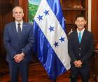 El presidente de Honduras, Nasry Asfura, recibió al influencer japonés-estadounidense Shin Fujiyama.