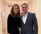 Tomás Zambrano junto a la congresista estadounidense María Elvira Salazar durante un encuentro en el que abordaron temas relacionados con la democracia y Honduras.