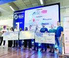 <b>Los ganadores de los tres primeros lugares del Bazar Tech durante la premiación. Foto: CCIC</b>