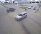 El accidente ocurrió en el cruce de semáforos del barrio El Porvenir de Puerto Cortés y quedó registrado por cámaras de vigilancia.