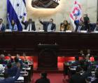 El presidente del Congreso Nacional, Tomás Zambrano, anunció reformas penales que buscan endurecer las medidas contra las maras y pandillas declaradas terroristas, incluyendo allanamientos sin orden judicial previa y el cumplimiento total de las condenas por estos delitos.