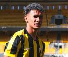 El volante catracho firmó hasta 2030 por el AEK de ATENAS de Grecia.
