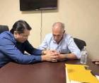 El pastor evangélico Roy Santos y el presidente de Honduras, Nasry Asfura, durante una jornada de oración.