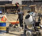 El sector construcción genera cerca de 400 mil empleos, entre directos e indirectos, en todo el país. Además, es una de las industrias que impulsa otros sectores de la economía.