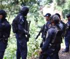 Un amplio operativo policial se desarrolló la mañana de este jueves en el sector de Las Peñitas, en la zona alta de El Merendón, donde agentes de la Policía Nacional y fiscales del Ministerio Público ejecutaron varios allanamientos como parte de investigaciones relacionadas con homicidios, delitos ambientales y delitos contra la propiedad.
