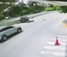 Uno de los jóvenes permanece en UCI y otro con ventilación mecánica tras accidente de motocicleta frente a la UTH en San Pedro Sula.
