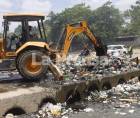 Equipos y maquinaria de la empresa Sulambiente y de la Municipalidad de San Pedro Sula comenzaron este sábado el retiro de varias toneladas de basura acumuladas en diferentes ríos y canales de la ciudad, luego de la denuncia realizada por Diario LA PRENSA sobre la crisis de recolección de desechos.