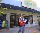 Las oficinas principales del RAP en San Pedro Sula se encuentran en el barrio El Benque, donde decenas de personas acuden a diario.