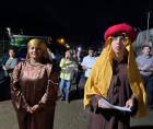 La parroquia San Vicente de Paul realiza Las Posadas y la procesión recorre las calles y avenidas hasta ser acogidos en un hogar.