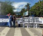 Médicos protestan frente al hospital Mario Catarino Rivas de San Pedro Sula.