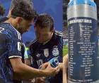Tras la clasificación, parte de la plantilla encontró la botella de Pickford por si llegaban a los penales.