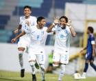 Mike Arana celebrando su golazo para la ventaja de Honduras contra Bermudas.