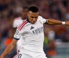 Mbappé al momento de sacar el remate que se fue al fondo de las redes en el duelo Roma vs Real Madrid.