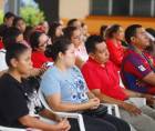 Con la participación de 105 padres de familia, Mente Sana desarrolló este sábado una nueva jornada de su Escuela para Padres en el centro de educación básica Hogar San José, donde aprendieron acerca de los riesgos del uso excesivo de pantallas y redes sociales en niños y adolescentes.