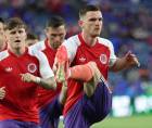 Andy Robertson, una de las figuras de Escocia, durante el calentamiento previo al inicio del partido.