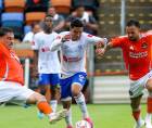 Michaell Chirinos fue titular, pero no pudo ser protagonista en la goleada encajada por Olimpia.