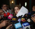 La consejera López dando declaraciones a medios en Tegucigalpa. Fotografía de archivo.