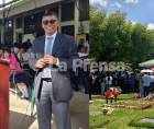 Entre muestras de dolor, lágrimas y homenajes, familiares, amigos, docentes y estudiantes dieron este domingo el último adiós al director Víctor Fiallos, cuyos restos fueron sepultados en el cementerio Jardines del Recuerdo de San Pedro Sula.