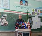 El portavoz de Exteriores de Irán, Ismail Baghaei, en una rueda de prensa, celebrada en una escuela bombardeada de Teherán.