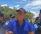 Imagen del hombre durante su traslado a una posta policial.