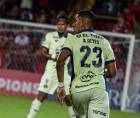 José Alejandro Reyes destaca en el centro del Motagua en el estadio Alejandro Morera Soto.