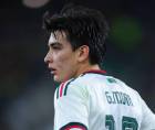 Con apenas 17 años, el joven centrocampista se estrenó como goleador con la Selección de México al marcar un espectacular tanto ante Colombia.