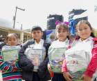 El Gobierno inició el año escolar 2026 con entrega masiva de libros a nivel nacional.