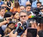 El expresidente Juan Orlando Hernández, acusado de fraude y lavado de activos en el caso Pandora II, llegó este lunes a la CSJ acompañado de su familia.