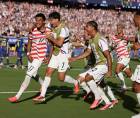 Los jugadores de Estados Unidos celebrando el segundo gol contra Bosnia y Herzegovina.