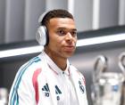 Momento de la llegada de Kylian Mbappé al estadio Santiago Bernabéu.