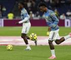 Vinicius comandará al Real Madrid contra el Elche y Thiago Pitarch también sale de titular.