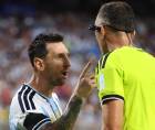 El astro argentino Lionel Messi protagonizó un tenso cruce con el árbitro portugués João Pinheiro este sábado durante el partido por cuartos de final del Mundial 2026, en el que la selección de Argentina se impuso 3-1 ante Suiza.
