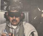 <b>Nicolás Maduro, esposado y con la visión bloqueada, en el buque USS Iwo Jima.</b>