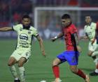 El paraguayo Erik López del Municipal le anotó al Motagua.