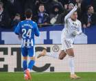 Alavés y Real Madrid se enfrentan este domingo en la Liga Española.