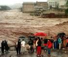 El huracán Mitch azotó Honduras a finales de octubre de 1998 y dejó una profunda huella en la historia del país. Las lluvias torrenciales provocaron inundaciones, deslizamientos de tierra y el desbordamiento de ríos, con consecuencias mortales para miles de familias.