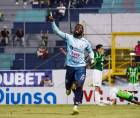 Denilson 'Camavinga' Núñez celebrando su gol para la ventaja del Génesis PN contra el Marathón.