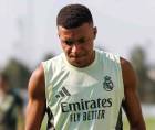 Mbappé realiza trabajos en solitario para preparar su regreso con el Real Madrid.
