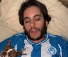 La preocupación se apoderó de los aficionados del Club Deportivo Victoria luego de que su presidente, Carlos Eduardo Espina, apareciera desde una cama de hospital para revelar el complicado momento de salud que atraviesa.