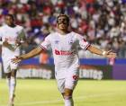 Edwin Rodríguez celebrando su gol de penal contra el Firpo en el estadio Nacional Chelato Uclés.