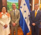 Reunión de Asfura con representante diplomática de México y empresarios interesados en invertir en Honduras.