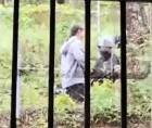 Captura de video del momento en que asaltan a predicadoras de esa denominación religiosa.