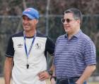 El presidente del Olimpia, Rafael Villeda, se pronunció sobre la incomodidad expresada por Eduardo Espinel respecto a las condiciones del fútbol hondureño.
