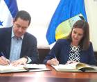 El crédito fue firmado por el secretario de Finanzas, Emilio Hernández Hércules, junto a la representante del Banco Interamericano de Desarrollo (BID) en Honduras, Julia Johannsen