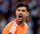 Thibaut Courtois es baja de última hora en Real Madrid para El Clásico ante Barcelona y se conoce el inesperado motivo de su ausencia.