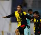 Nixon Cruz entró desde el banco de suplentes y marcó un golazo.
