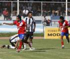 El festejo de Edwin Rodríguez tras su golazo en el Juticalpa vs Olimpia.