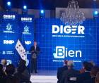 El presidente Nasry Asfura explica los alcances del programa de Billetera Electrónica Nacional este lunes en Casa Presidencial.