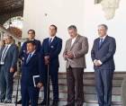 Funcionarios de gobierno participan en una comparecencia de prensa tras sostener una reunión oficial este miércoles.