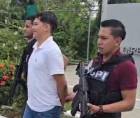 Diego Reyes al momento de ser trasladado por agentes de la DPI.